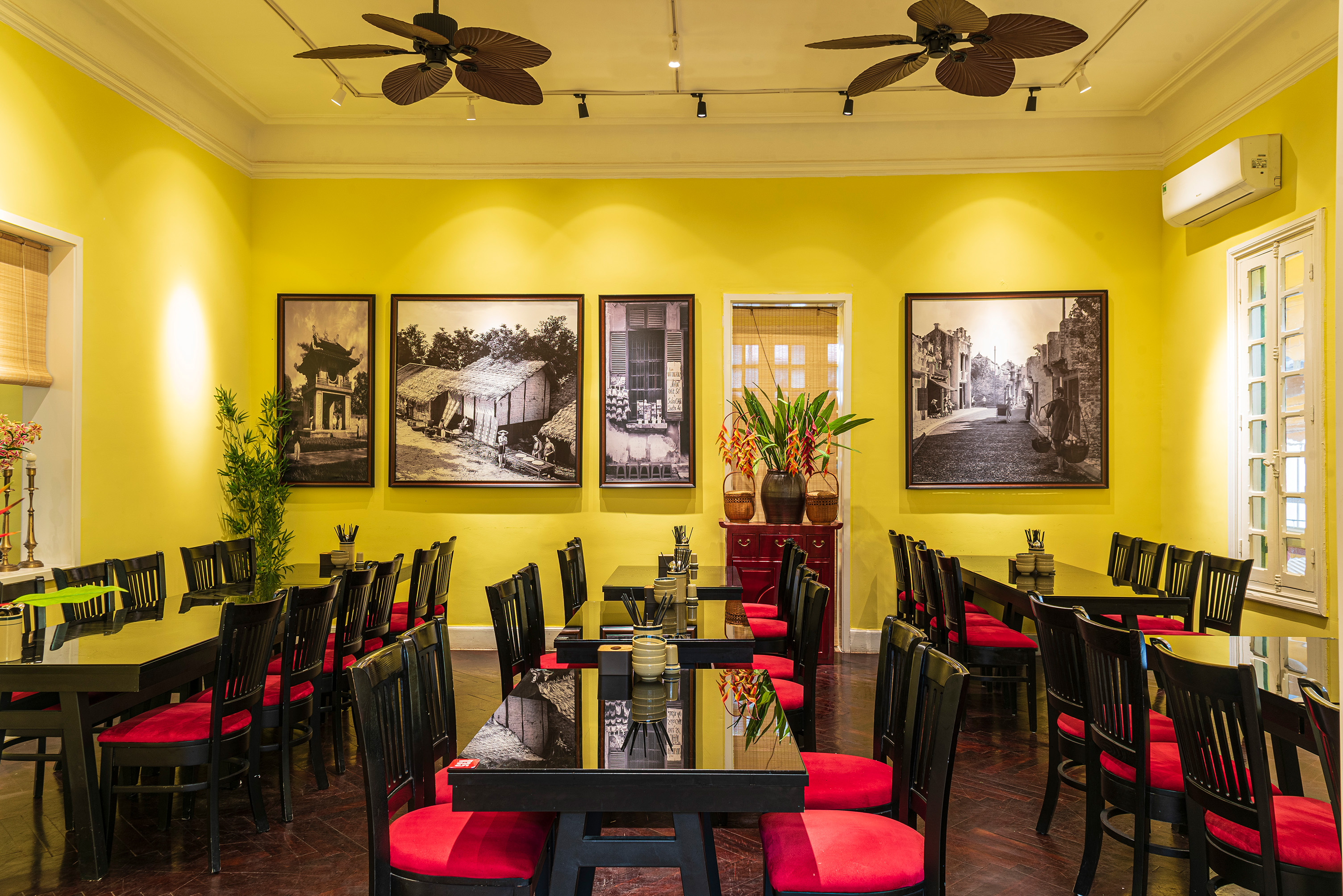 Không gian 100 khách tại Chợ Nom